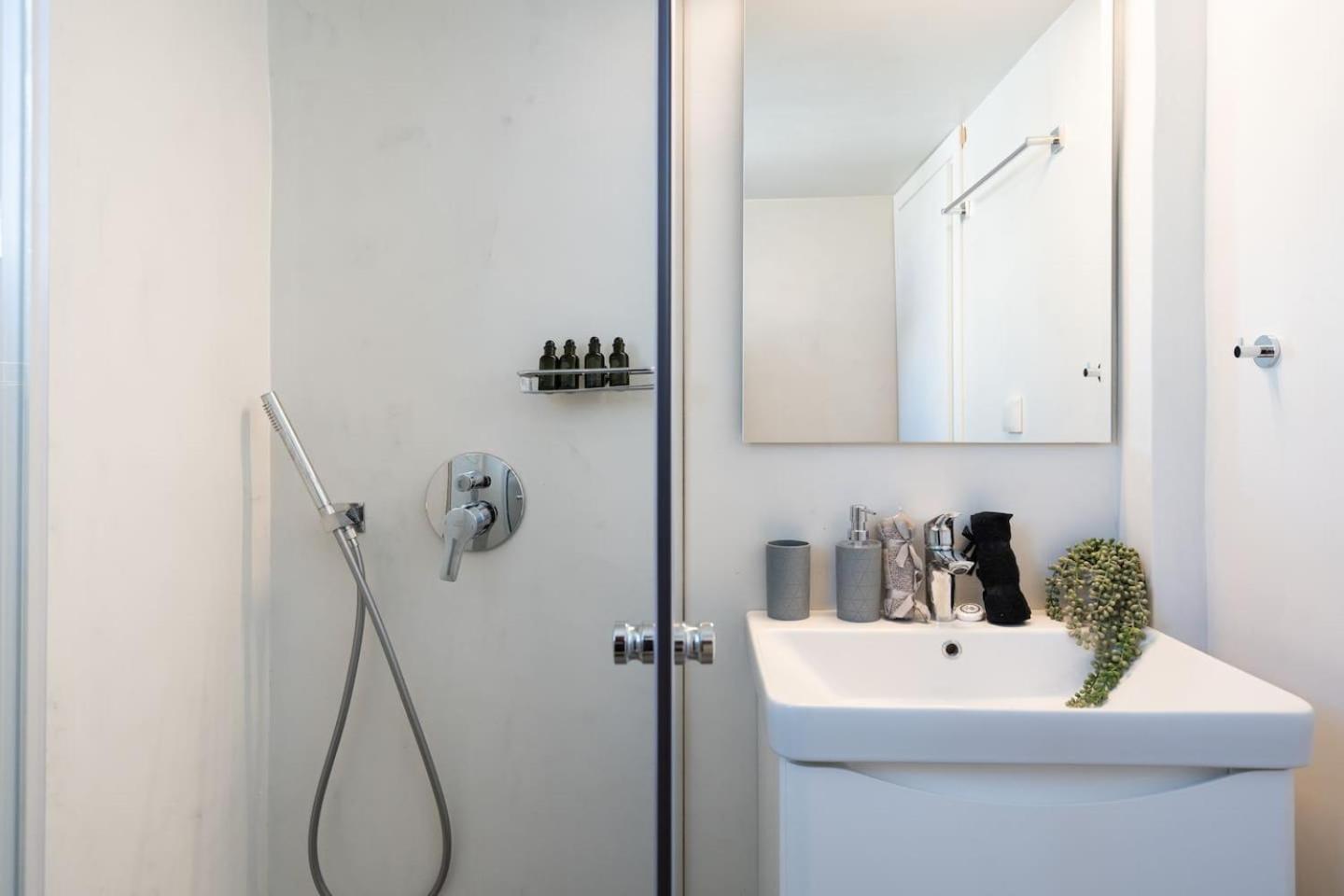 Revived Urban Charm - 1br *