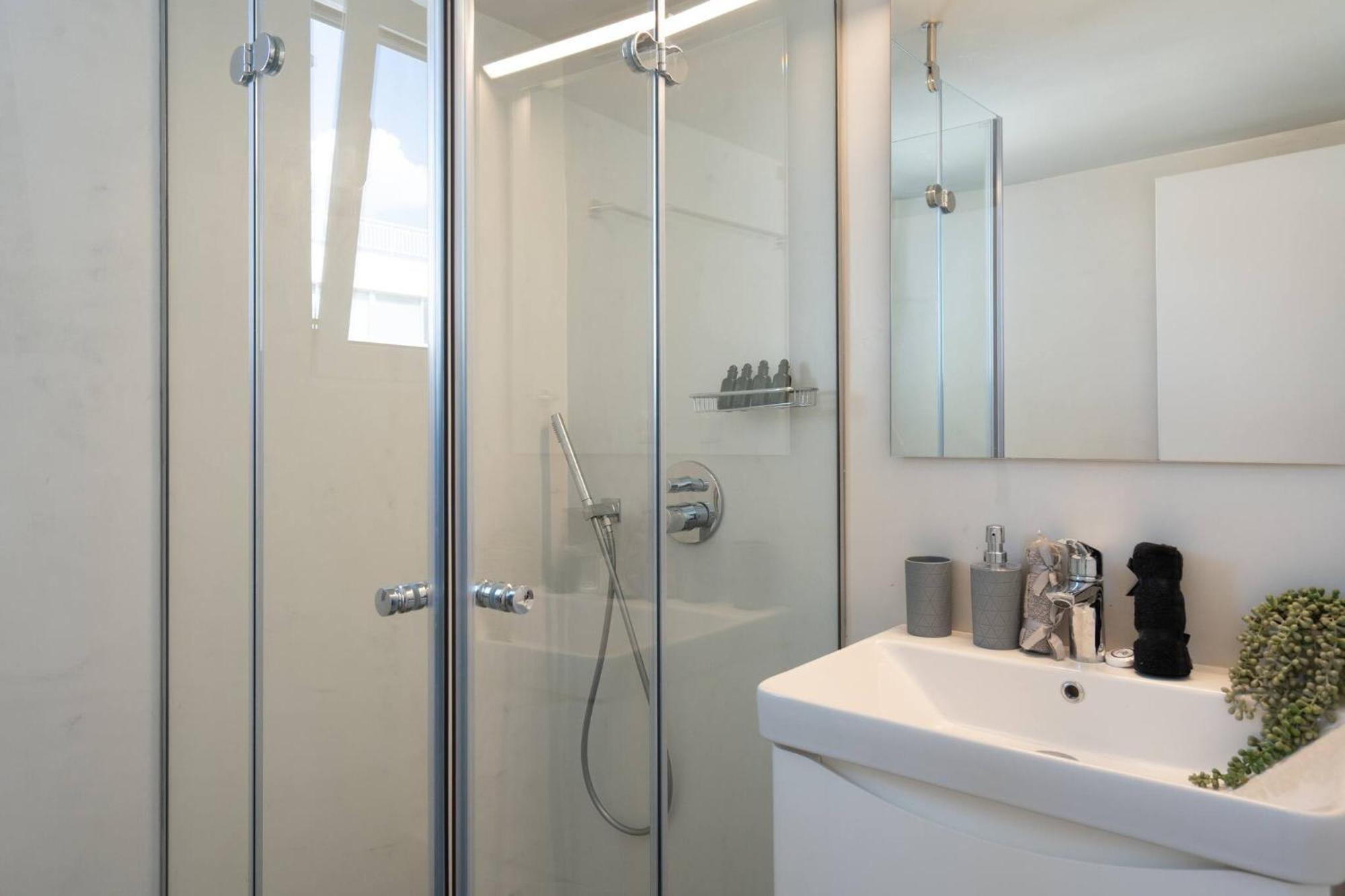 Apartment Revived Urban Charm - 1br Athens